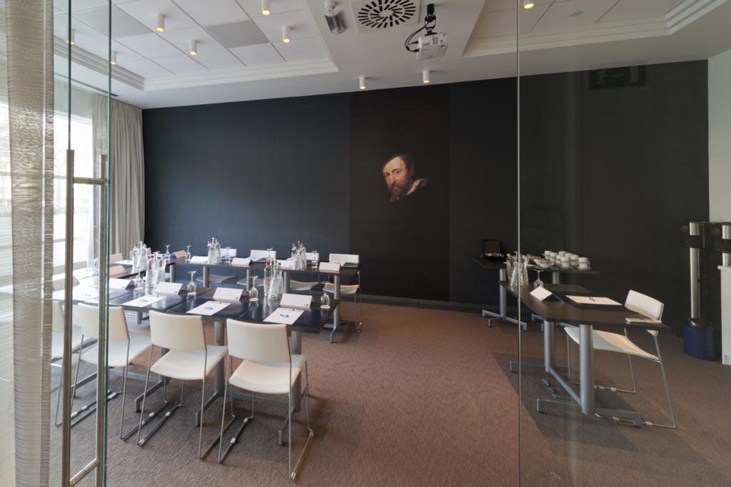 Seitenansicht des Veranstaltungsraumes